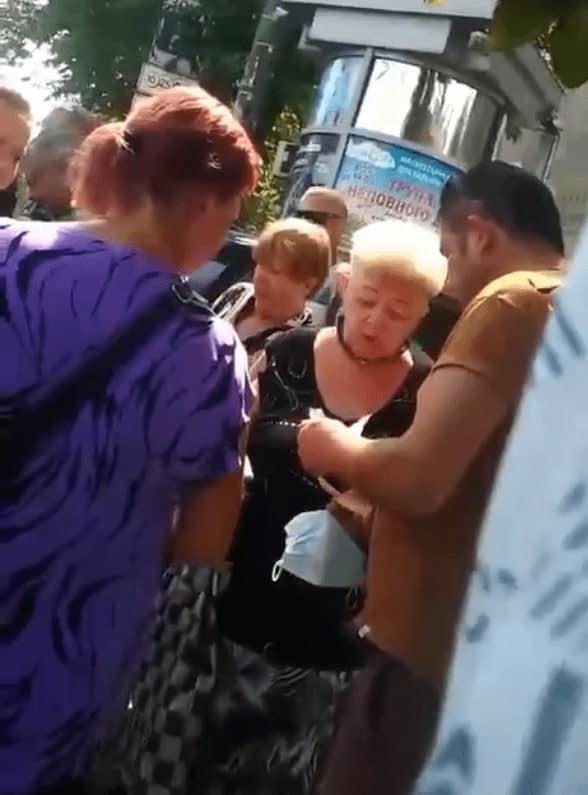 Все свободны, оплаты не будет: участников митинга в Днепре опять “кинули” на деньги (ФОТО, ВИДЕО)