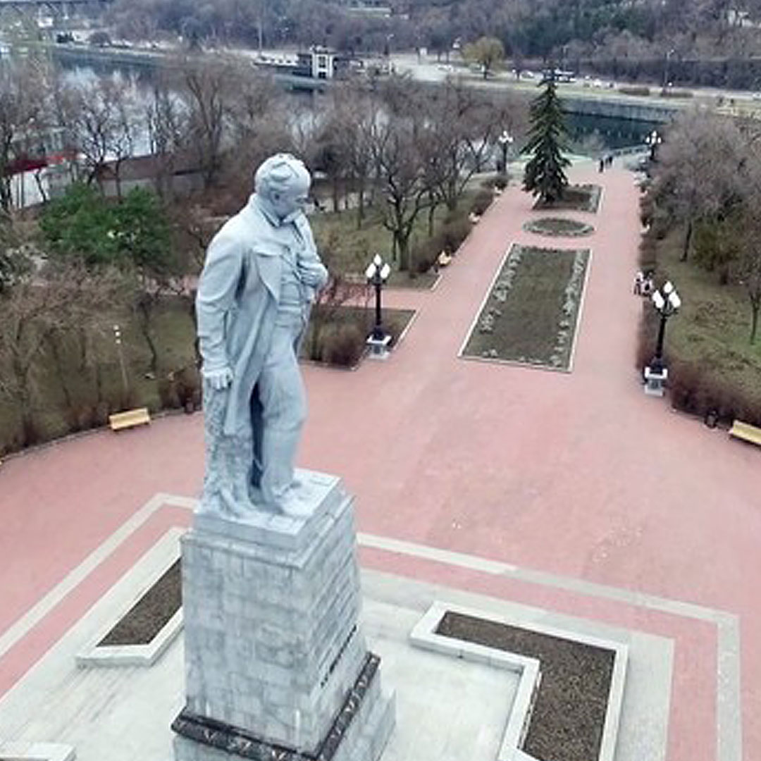 Самый большой в мире памятник Тарасу Шевченко находится в Днепре (ФОТО)