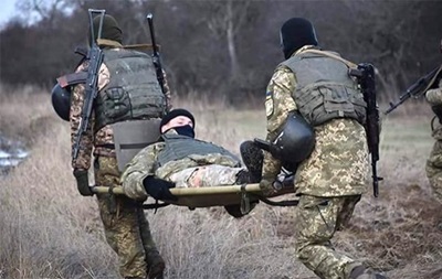 Оторвало ногу: 4 военнослужащих Днепропетровщины попали под обстрел на Донбассе