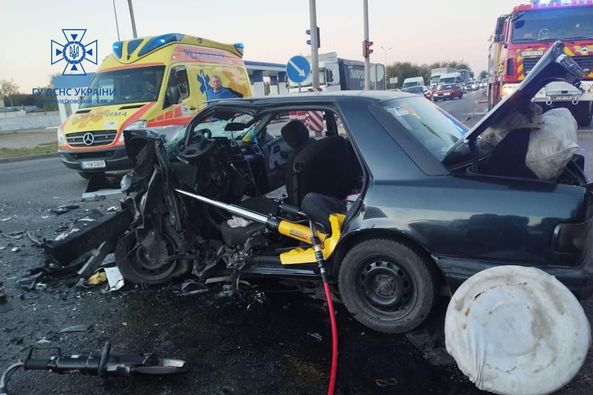 З’явилися подробиці жорсткої аварії на Криворізькому шосе: є постраждалі