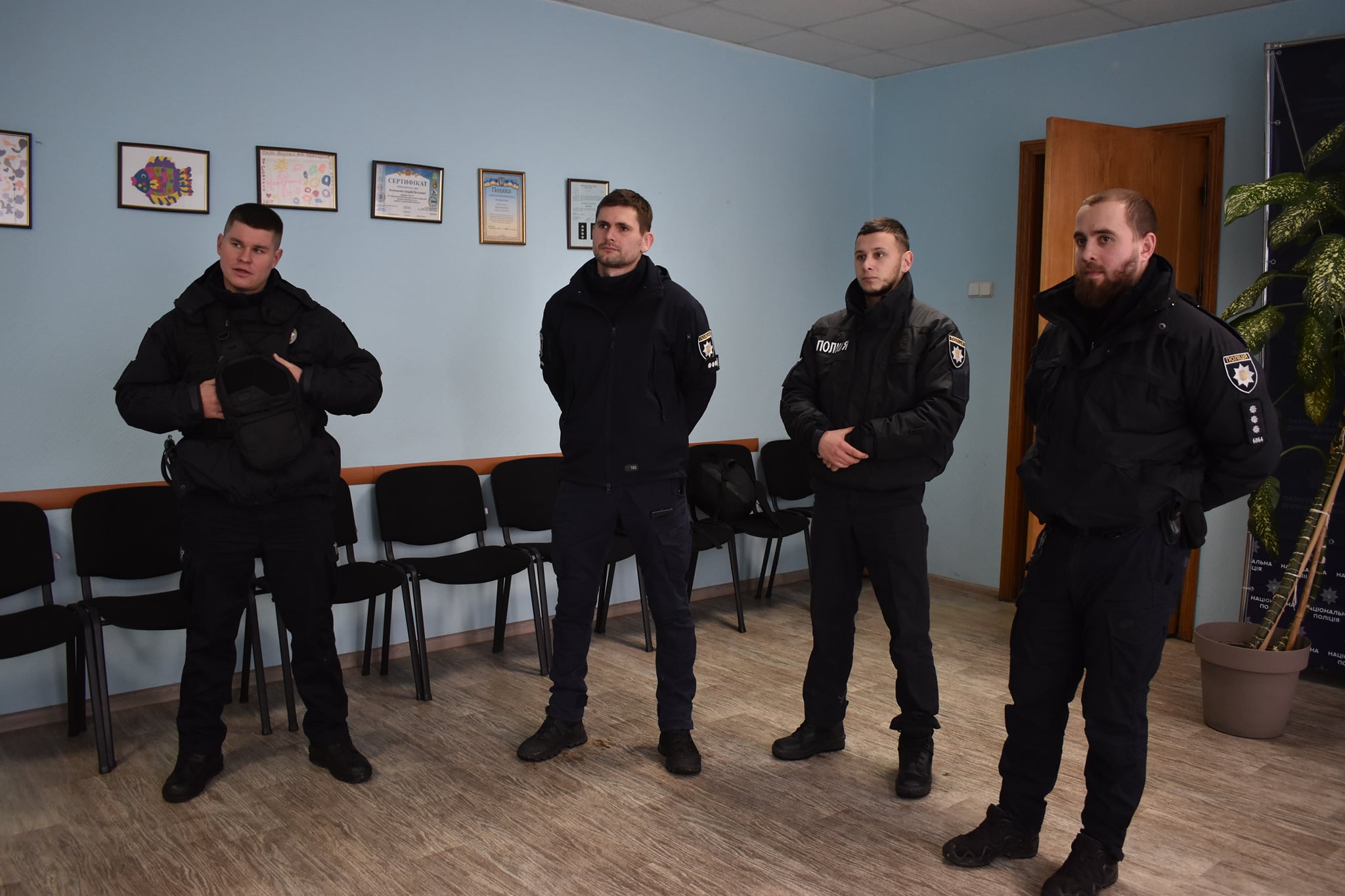 Герои дня: они первыми прибыли на вызов и задержали убийцу нацгвардейцев