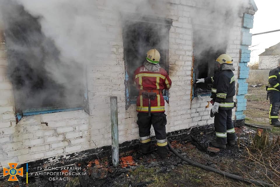 Троє загиблих через пожежі на Дніпропетровщині