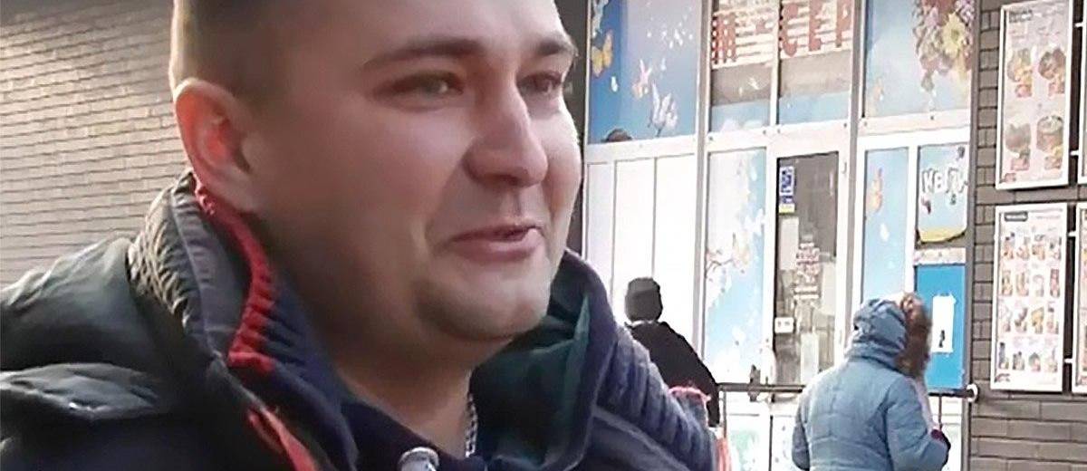 Честный и порядочный: мужчина нашел 10 тысяч долларов и вернул их владельцу