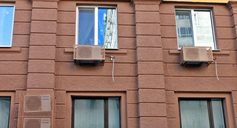 В центре Днепра кондиционеры на фасадах будут прятать (ФОТО)