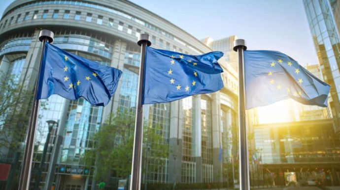 ЕС исключил Украину из “зеленого” списка: подробности