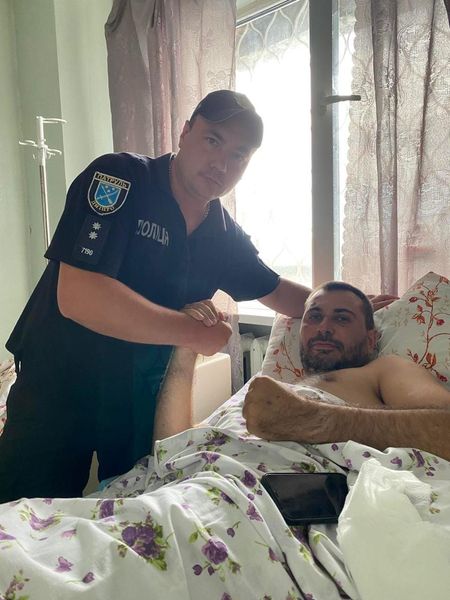 Потрібна допомога для пораненого на Донеччині поліцейського з Дніпра