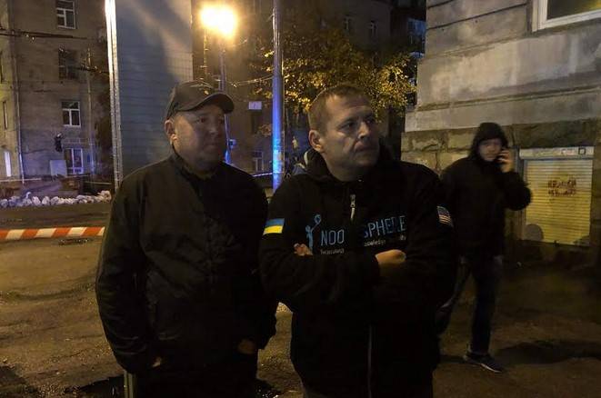 У Дніпрі перекривають рух через ризик обвалення будівлі. Мер прибув на місце події (ВІДЕО)