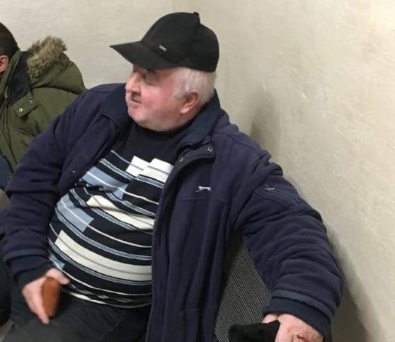 В Днепре пенсионер напал на кондуктора трамвая и разбил ему камеру