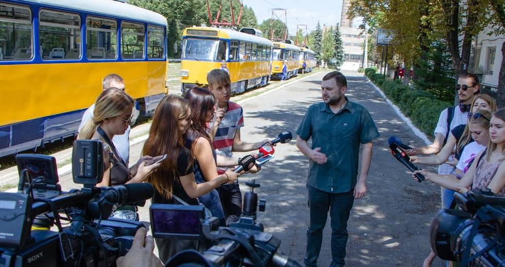 У Дніпрі на маршрути вийшли шість трамваїв, придбаних у Німеччині (ФОТО)