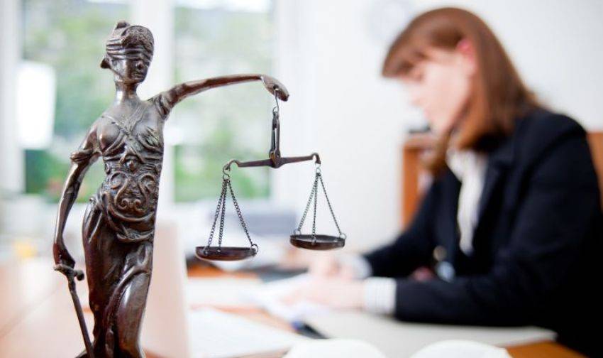 Адвокатеса незаконно заволоділа нерухомістю у центрі Дніпра