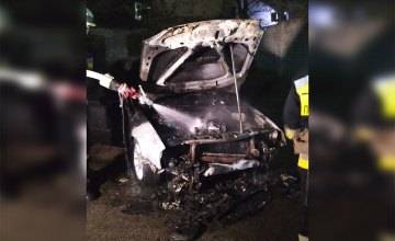 В Днепре снова горят иномарки