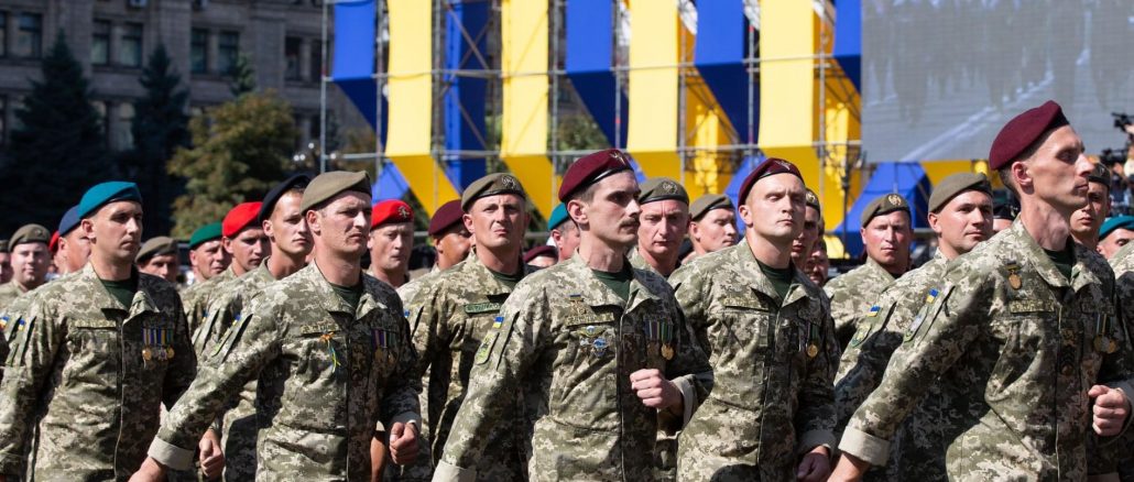 Безстрашні добровольці стали першим надійним щитом у війні з російським агресором – Петро Порошенко