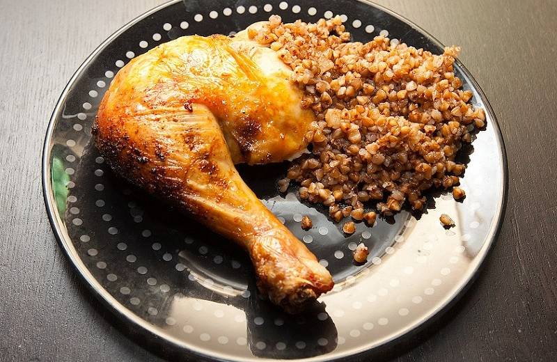 В Днепре продолжают дорожать гречка и курица