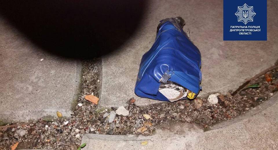 У Дніпрі затримали чоловіків с саморобним вибуховим пристроєм