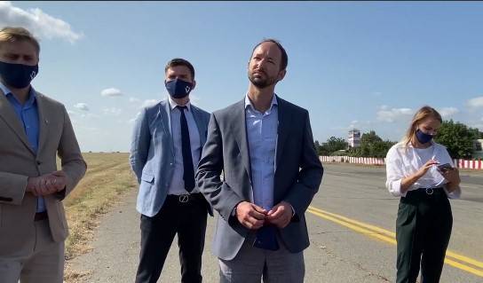 Денег нет, но вы держитесь: аэропорт в Днепре Зе-команда хочет строить на виртуальные средства (ВИДЕО)