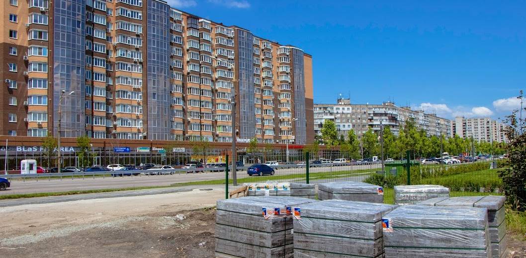 У Дніпрі капітальний ремонт Набережної Перемоги майже на половину вже виконано (ФОТО)