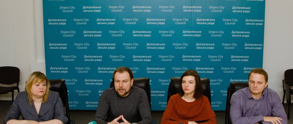 В мэрии Днепра назвали разрушение скульптуры «Днепровские волны» вандализмом