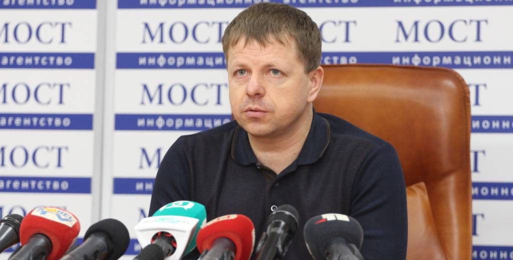 В Днепре водителей маршруток приучают подбирать и высаживать пассажиров только на остановках