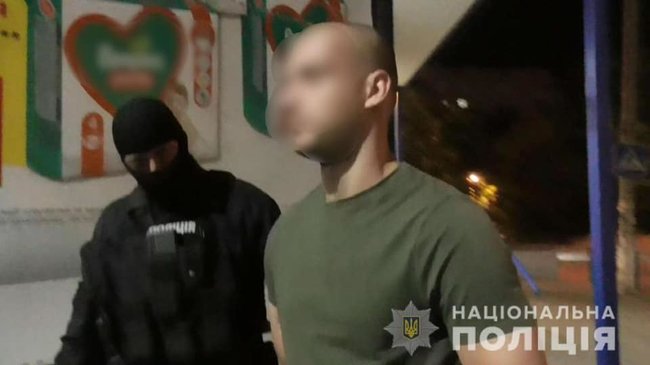 Подозреваемых в покушении на жизнь общественной активистки в Днепре арестовали в зале суда (ВИДЕО)
