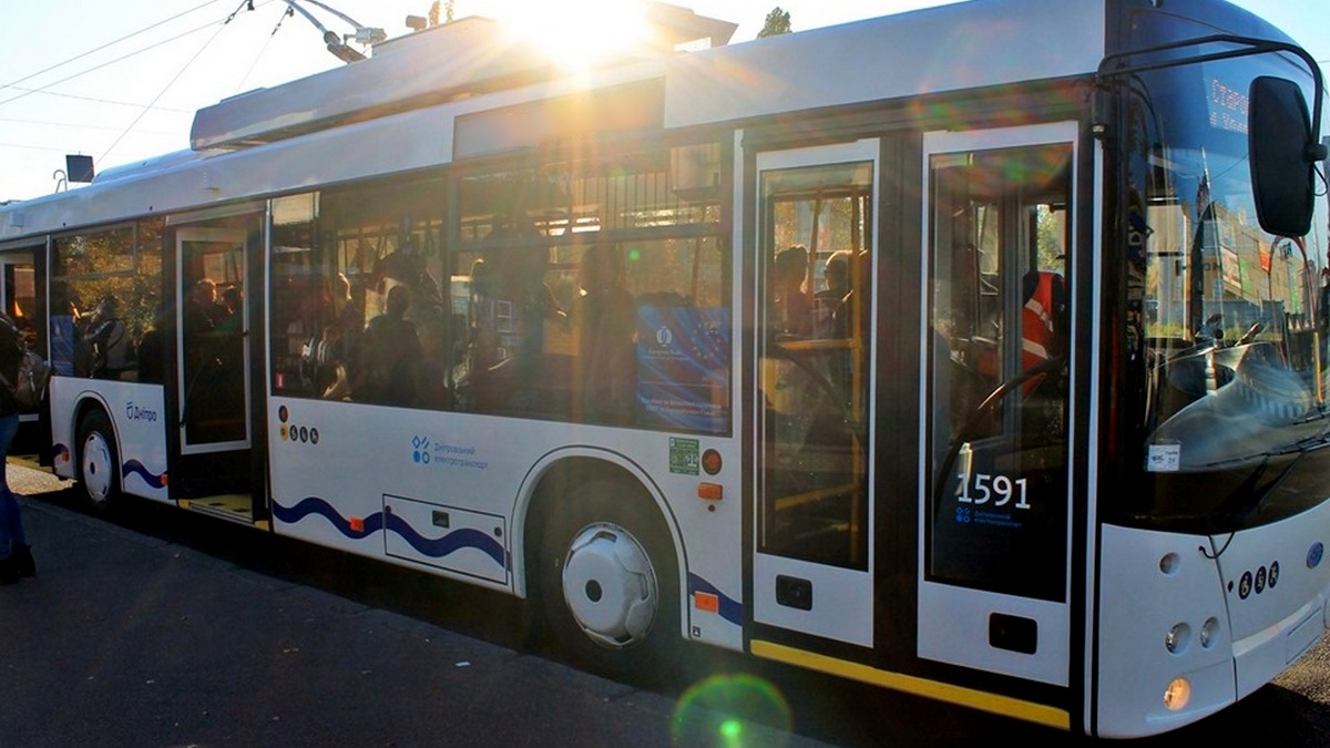 В Днепре на месяц изменится движение двух троллейбусных маршрутов