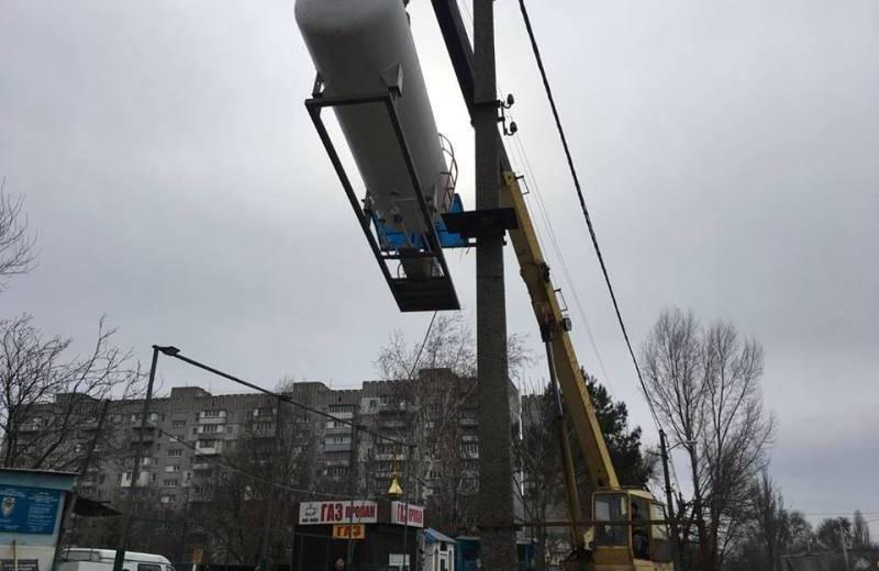 В Днепре началась третья волна демонтажа незаконных заправок