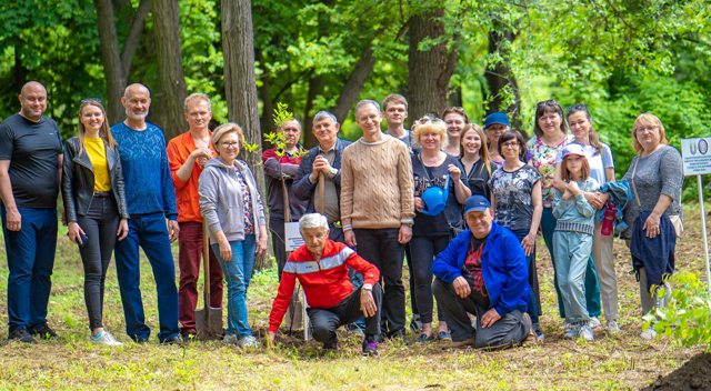 Реліктові дерева від трьох ректорів: у ботанічному саду ДНУ з’явилися новинки (фото)