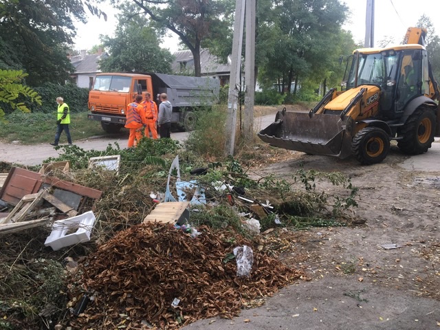 В Днепре ликвидировали очередную стихийную свалку (ФОТО)
