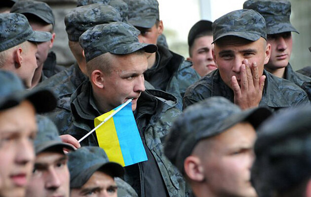 Кто и где имеет право на вручение воинской повестки