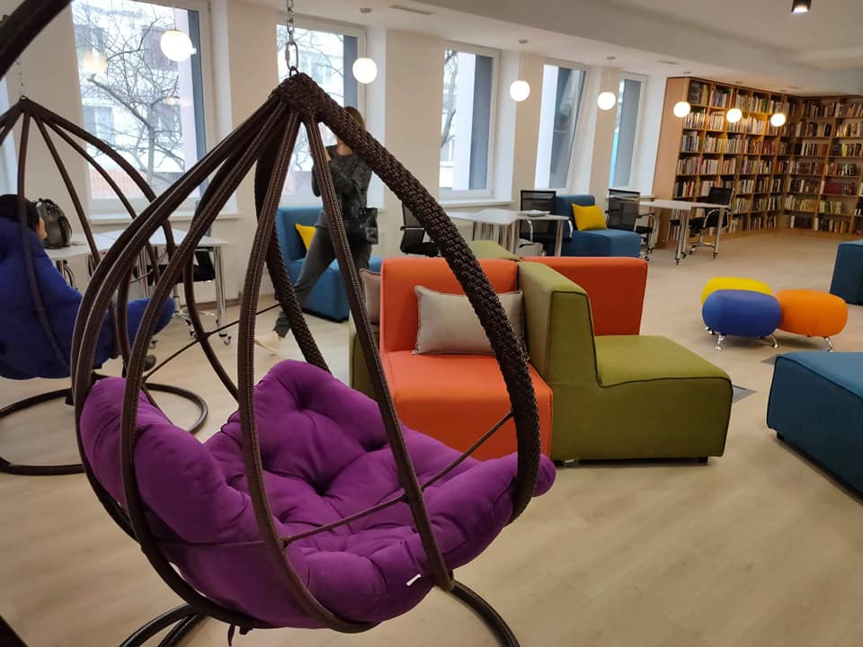 «С чашкой кофе и книгой в руках»: какими будут обновленные библиотеки Днепра