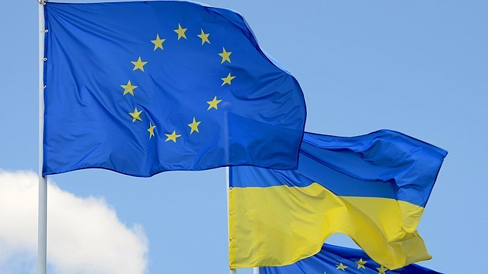 Временная защита в ЕС для украинцев: что дает этот статус