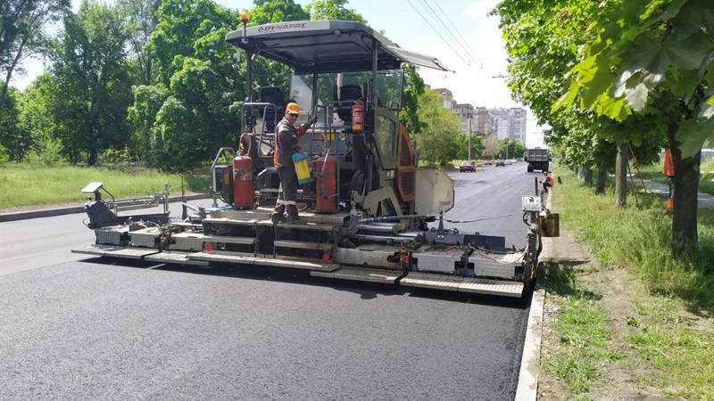 В Днепре сегодня ремонтируют дорогу на 14 улицах: узнай, где