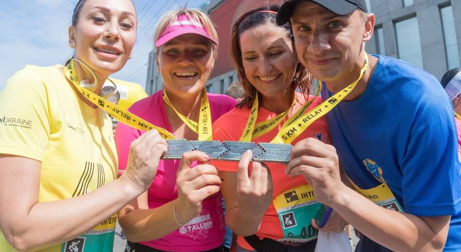 Перша леді Дніпра Марина Філатова подолала шестикілометрову дистанцію у складі естафетної команди на напівмарафоні