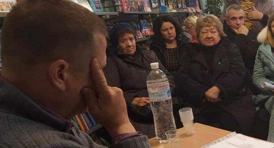 В Днепре на встрече с мэром устроили балаган и зря потратили 3 часа