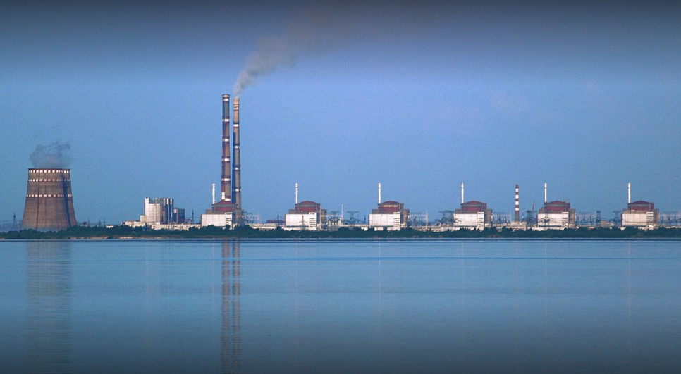 Моїй родині погрожують. Мешканці Нікополя звернулись до світу через загрозу вибуху на Запорізькій АЕС