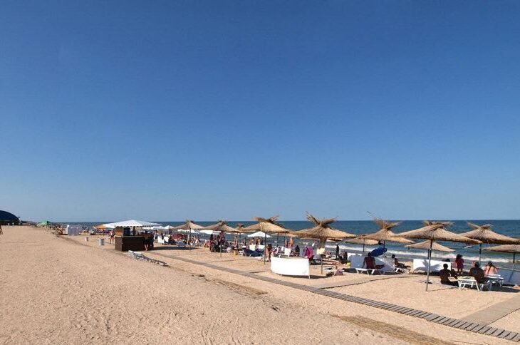 На Азовском море в Счастливцево будут чистить песок, как на лучших пляжах мира