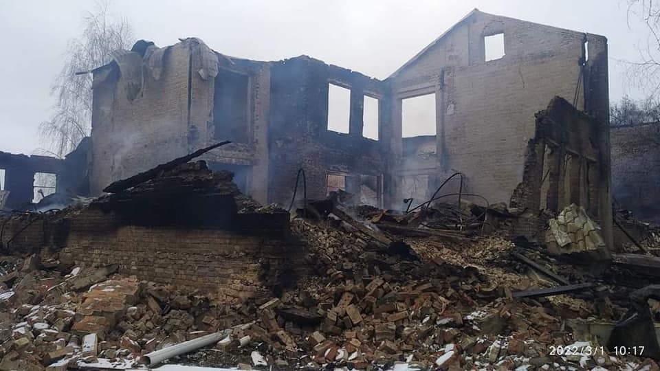 Школьница из Новомосковска помогает восстановить разрушенную оккупантами детскую школу искусств в Бородянке