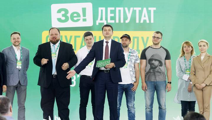 Впервые после выборов рейтинг “Слуги народа” упал ниже 40%