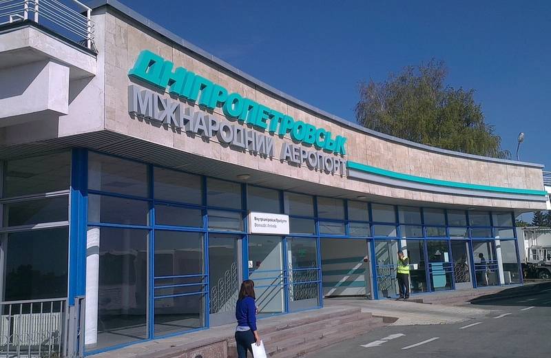 Небо над Днепром стало токсичным: международные авиакомпании уходят