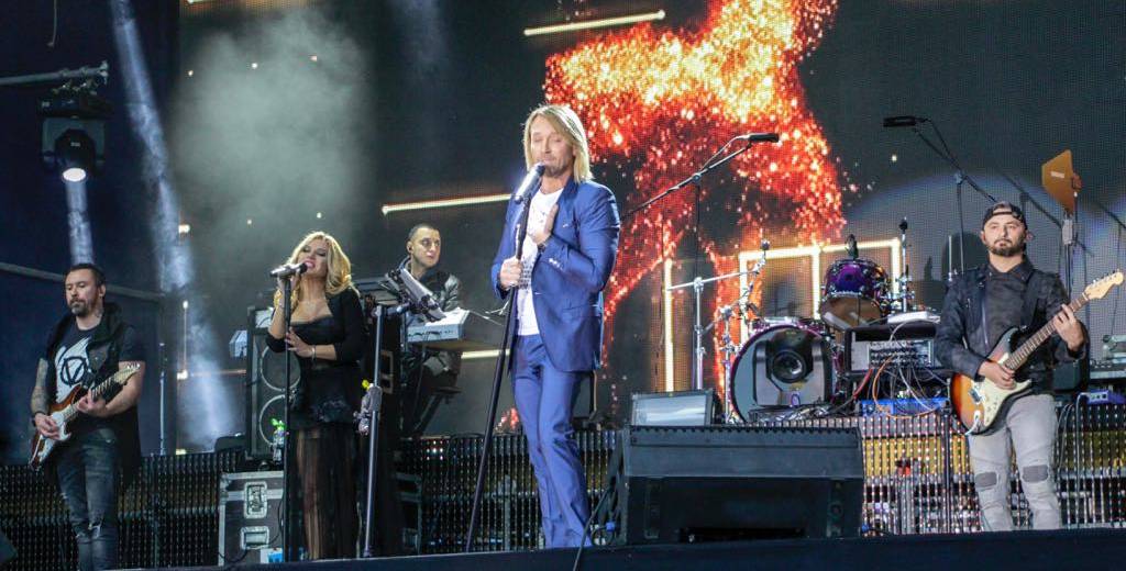 Днепровских педагогов с Днем учителя поздравил Олег Винник