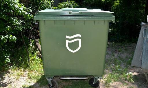 Чем не угодили мусорные баки СБУ и Генпрокуратуре Украины (ВИДЕО)