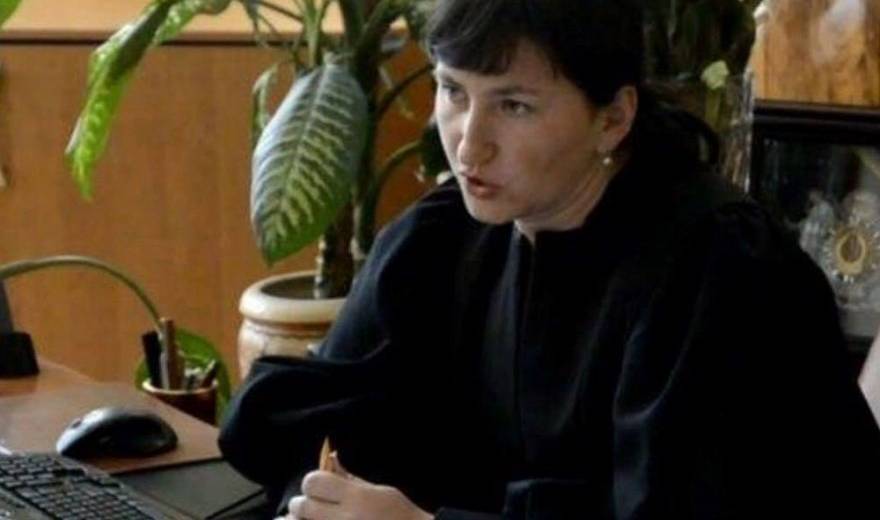 Судью Бабушкинского районного суда города Днепр снова отстранили от должности