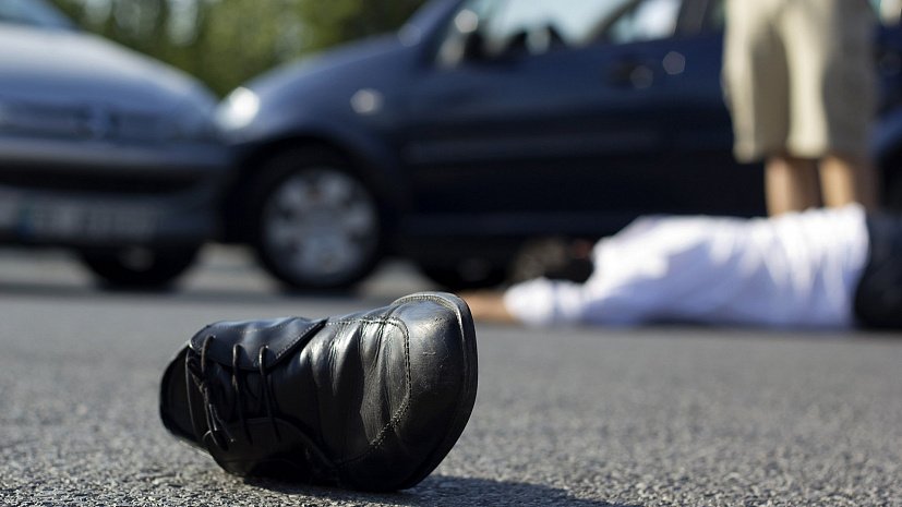 В Днепре сделали подборку прыгающих под авто пешеходов (ФОТО)