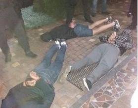 Несколько десятков мужчин пытались захватить дом (ВИДЕО)