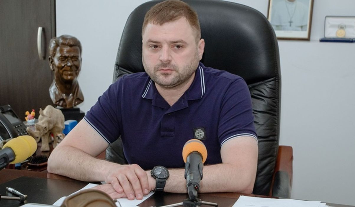 Забирайте, сколько нужно: в Днепре бесплатно раздают спиленные тополя, пароль “Дик Чейни”