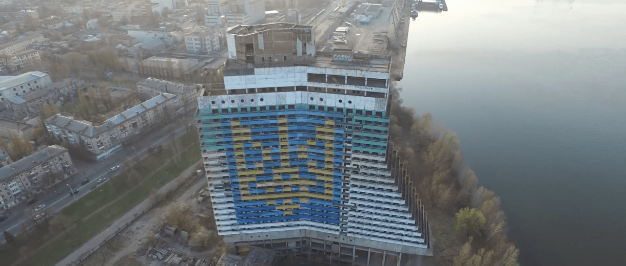 В Днепре снимают документальный фильм об отеле «Парус»: видео