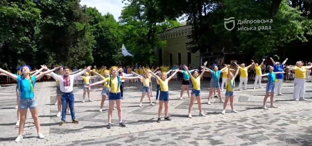 Близько 200 учасників УТВ і дитячі спортивні колективи долучилися до спортивно-танцювального марафону 