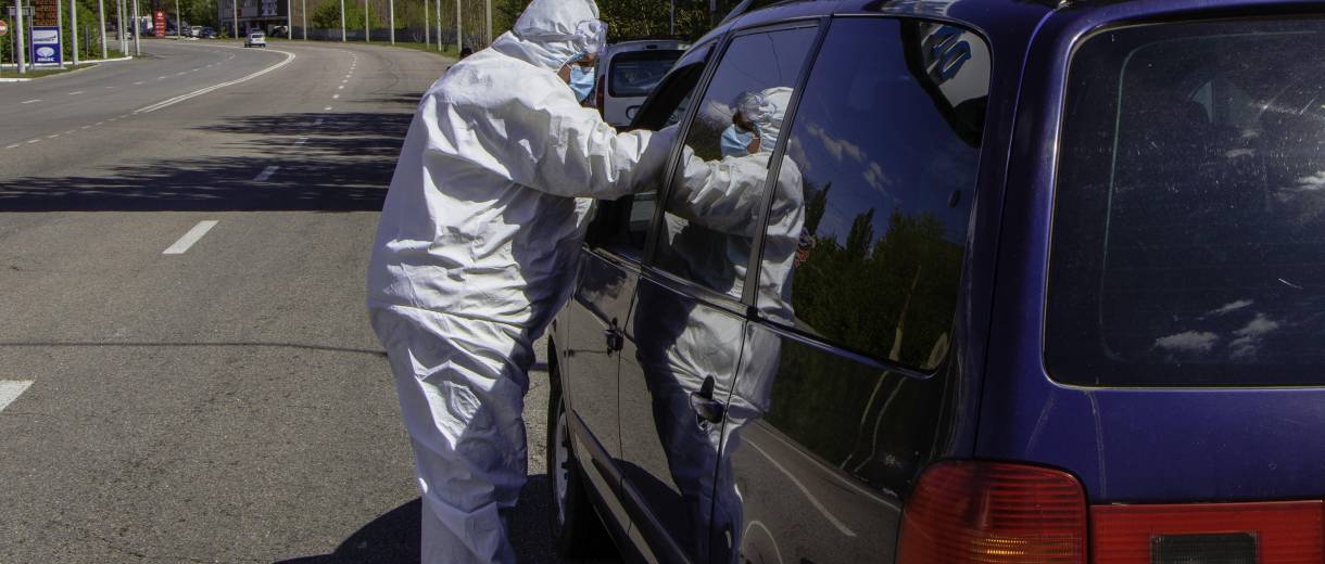 Як медики чергують на блокпостах на в’їзді до Дніпра (ФОТО)