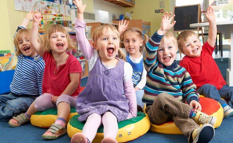 С 22 мая заработают детские сады и общественный транспорт: подробности