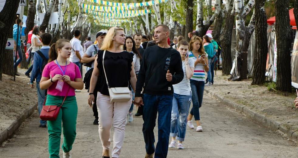 Відомі українські та закордонні гурти, 78 виконавців, три сцени та багато різножанрової музики: у Дніпрі стартував перший міжнародний музичний фестиваль «БеzViz» (ФОТО))