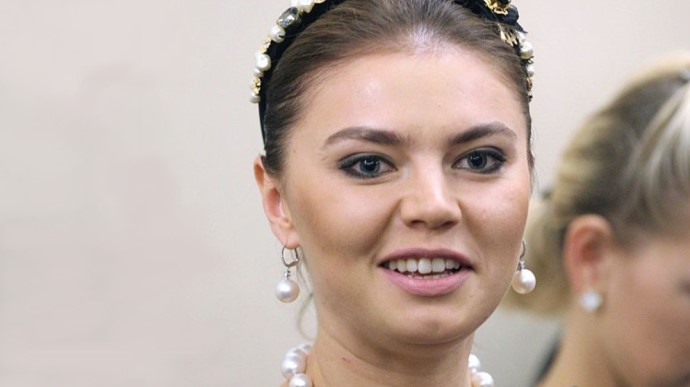 Великобритания ввела санкции против Алины Кабаевой и приближения Путина